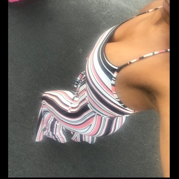 One-Piece Jumpsuit Romper Size S - Picture 3 of 3